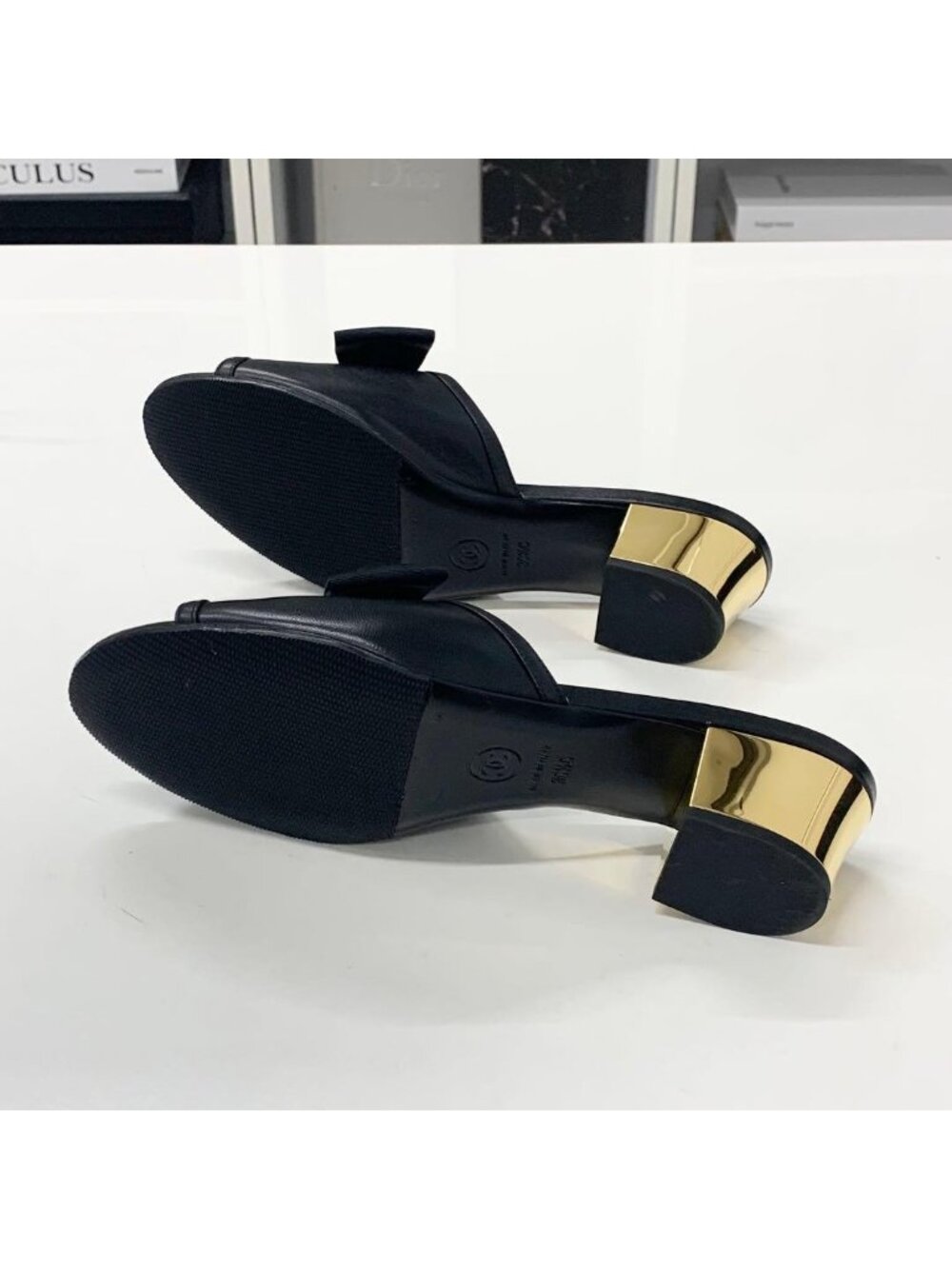 Chanel CC Logo Leather Ribbon Sandals Black - Picture 6 of 11